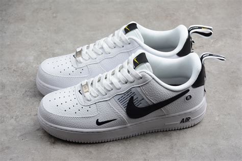 Nike AIR FORCE 1 '07 